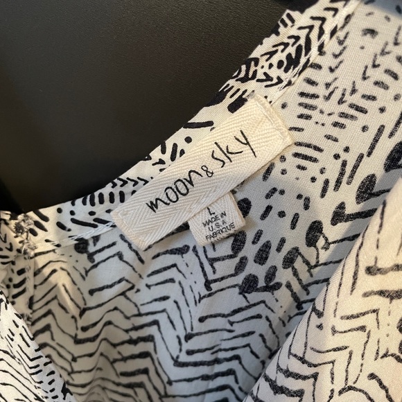 Moon & Sky, Geometric tunic, black/white, L - Picture 3 of 4